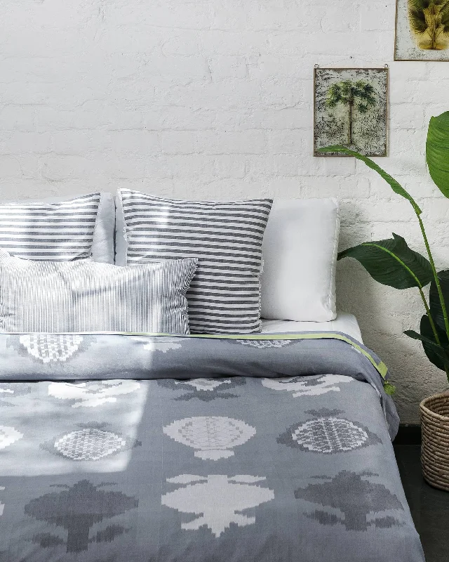 - Parrot climbing and standing wooden frame Anar Bed Cover - Charcoal