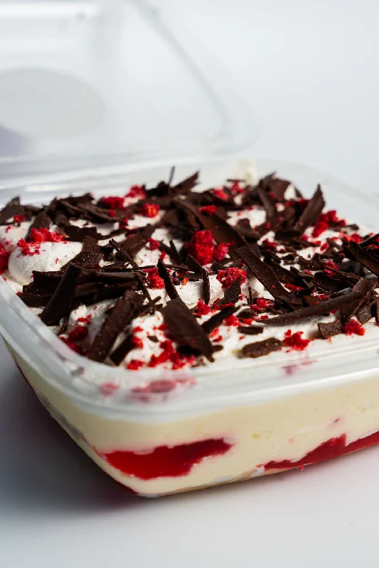 Trifle Family Size Dessert Tub